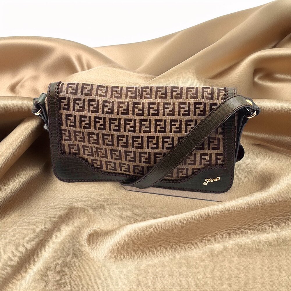 Vintage FENDI Monogram canvas Baguette with COA - Picture 2 of 14